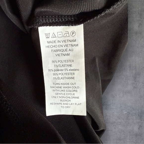 MICHAEL Michael Kors Women's Chain Neck Keyhole Cutout Blouse - NWT - Picture 4 of 4